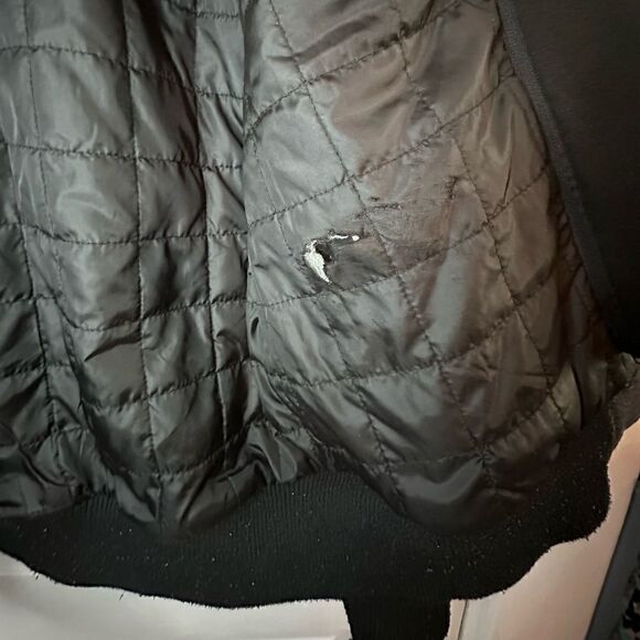 Guess Quilted Bomber w/ Hoodie Inset Size Large - Picture 8 of 10